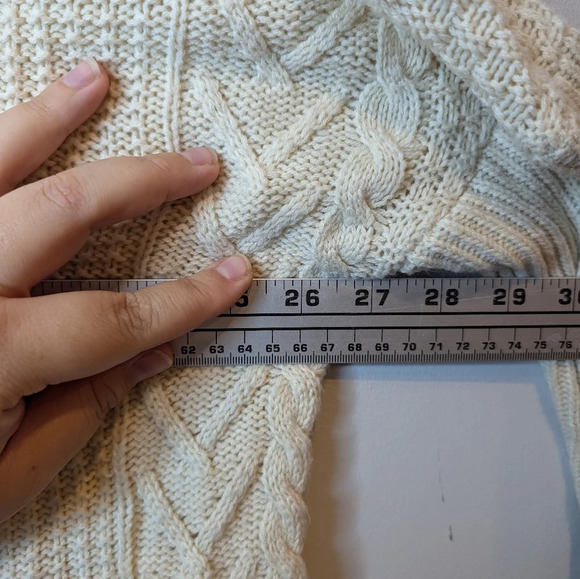 Natural Cream V Neck Cable Knit Sweater Womans Small - Picture 8 of 8